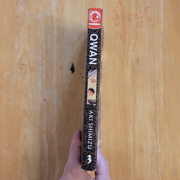 ๐ Qwan Volume 03 by Aki Shimizu Manga - Picture 3 of 4